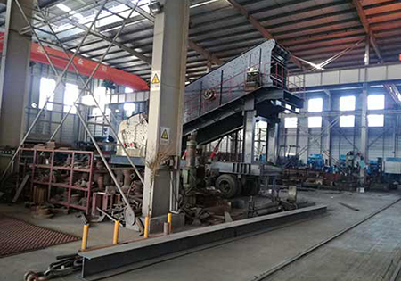 輪式移動(dòng)破碎機(jī).jpg 輪式移動(dòng)破碎機(jī).jpg